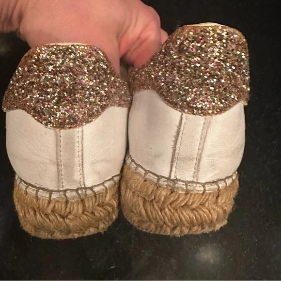 White and Purple Low-Top Sneakers with Textured Design - Picture 3 of 9